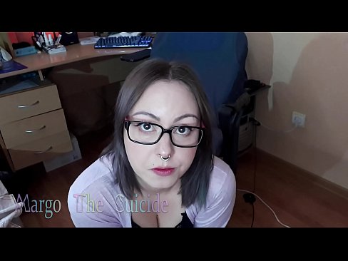 ❤️ Seksuali mergina su akiniais giliai čiulpia dildo į kamerą ️ Porno video prie mūsų